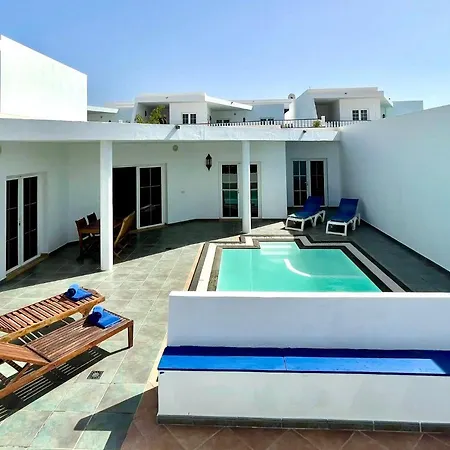 Villa Con Piscina Privada Y Wifi En Puerto Calero * Puerto Calero